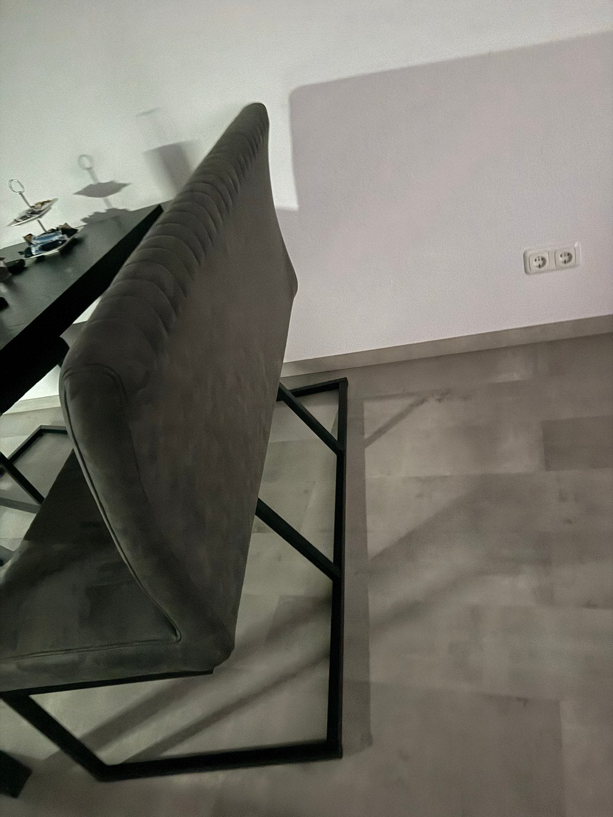 Moderne donkergrijze keukenbank, 130 cm breed, zo goed als n, Twee, Ophalen of Verzenden, Zo goed als nieuw, Stof