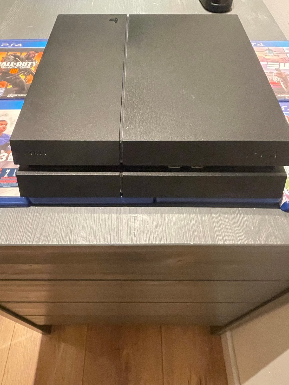 PS4 met rode controller, oplader en 9 games, Ophalen, Zo goed als nieuw, Met 1 controller, Met games