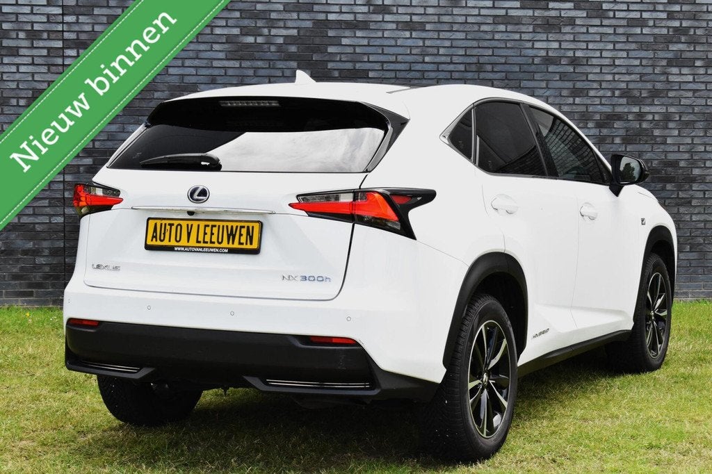 Lexus NX 300h AWD E-Four F Sport PANORAMADAK/VOL LEDER/LED/A, Auto's, Lexus, Automaat, Gebruikt, Euro 6, Leder