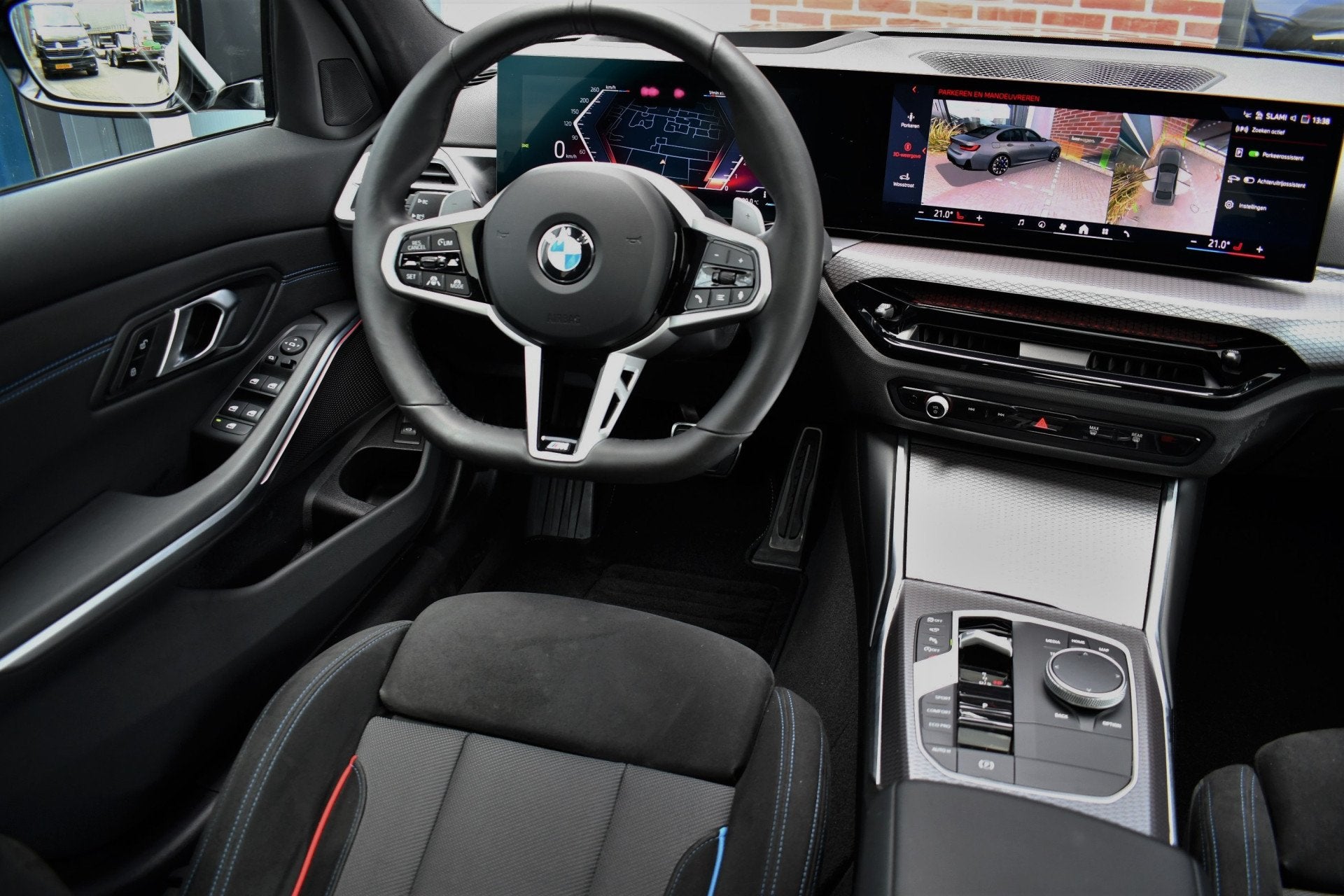 BMW 3-serie 320i M-Sport LCI-2 Dravit Pano ACC 360 HUD 19inc, Auto's, Automaat, Gebruikt, Zwart, 4 cilinders