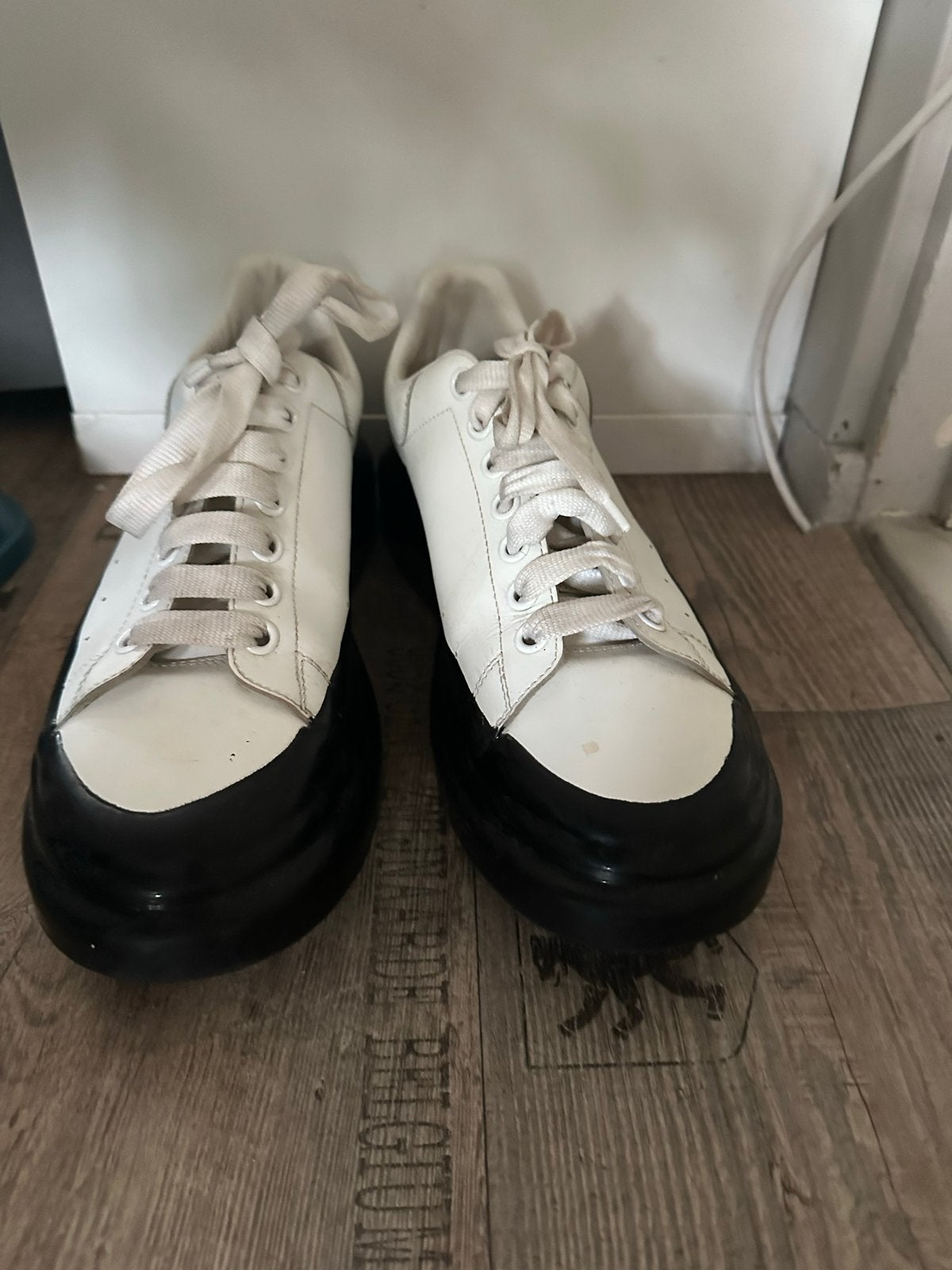 Alexander McQueen sneakers maat 44, Ophalen, Wit, Sneakers of Gympen, Gedragen
