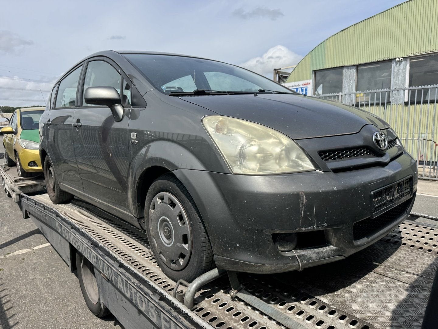 Foto 4 van Toyota Corolla Verso 2.0 D 2005 veel onderdelen voorradig