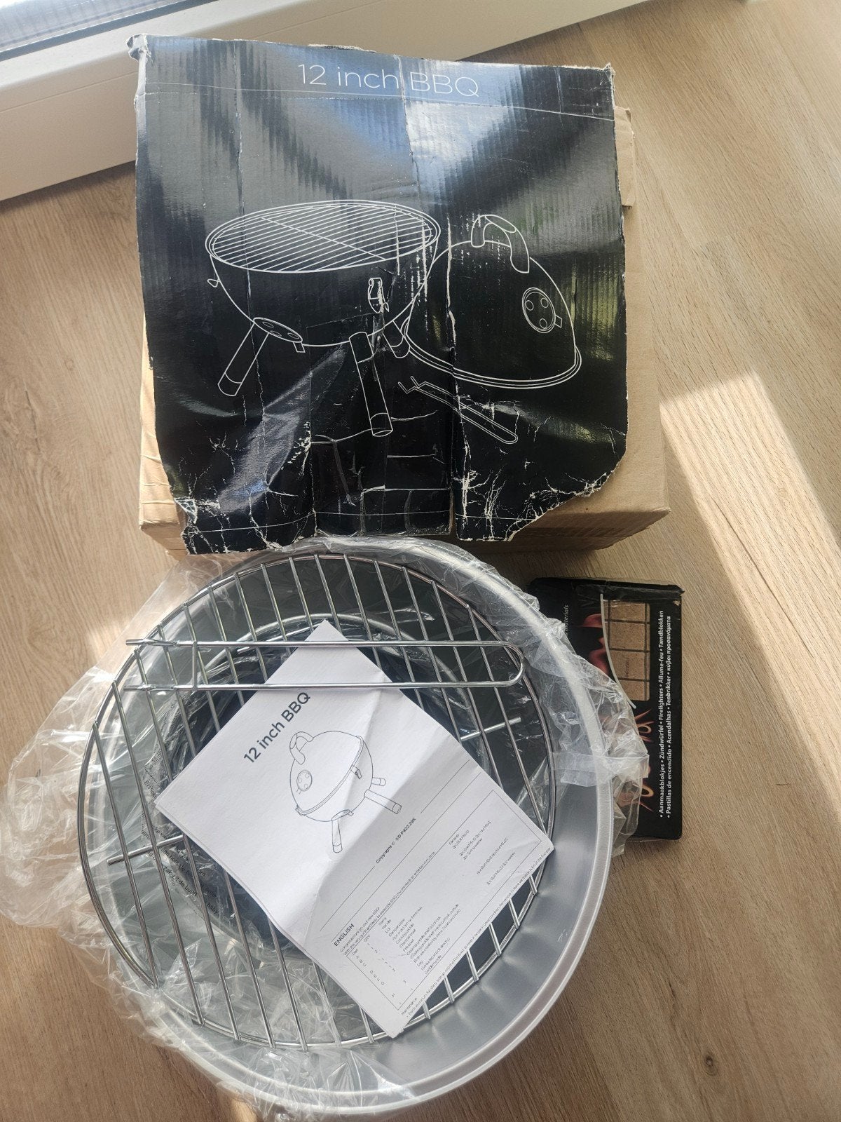 Compacte 12 inch BBQ met aanmaakblokjes - Nieuw in doos!, Ophalen, Nieuw, Onbekend