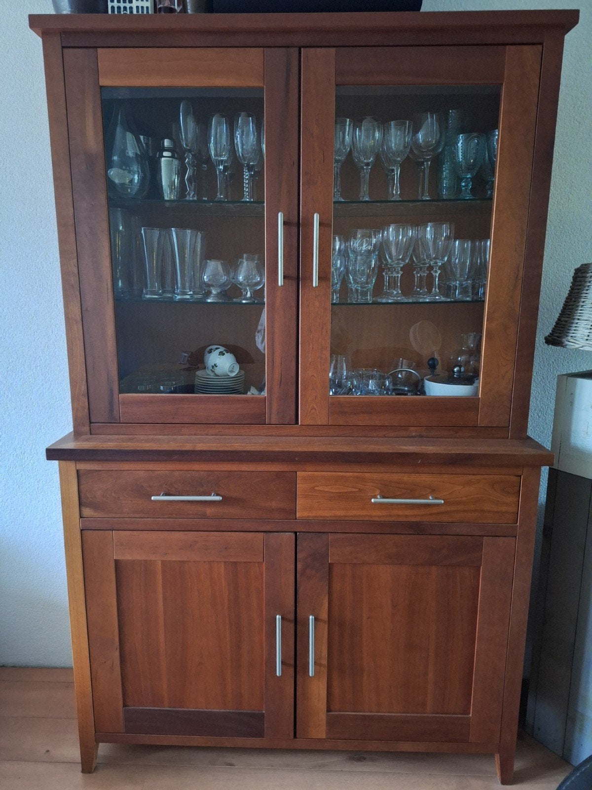 Kersen houten vitrinekast met lades en deuren, Ophalen, Gebruikt, 25 tot 50 cm, 150 tot 200 cm