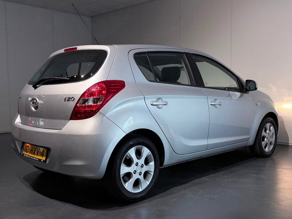 Hyundai I20 1.4i i-Catcher /Airco/Elek. Pakket/Leer/LMV, Auto's, Hyundai, Voorwielaandrijving, 4 cilinders, 1396 cc, Automatische klimaatregeling