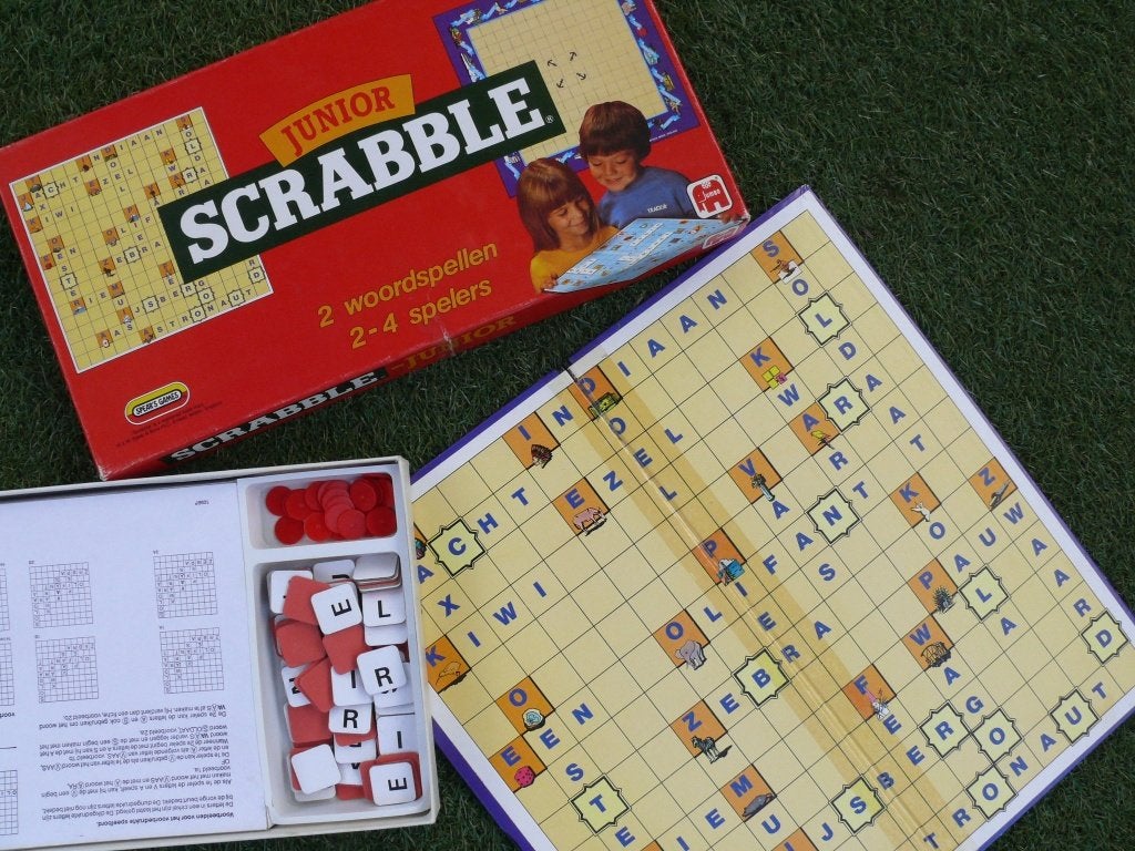 SCRABBLE junior, Hobby en Vrije tijd, Gezelschapsspellen | Bordspellen, Ophalen of Verzenden, Gebruikt