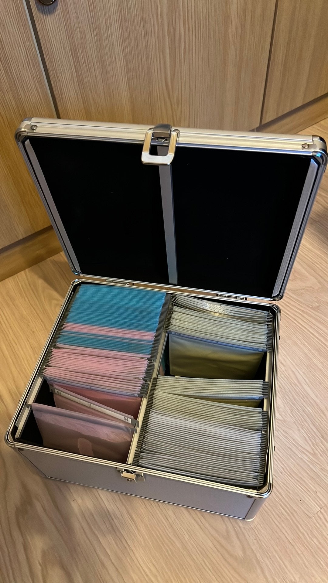 Koffertje voor dvd/cd’s, Ophalen of Verzenden, Gebruikt