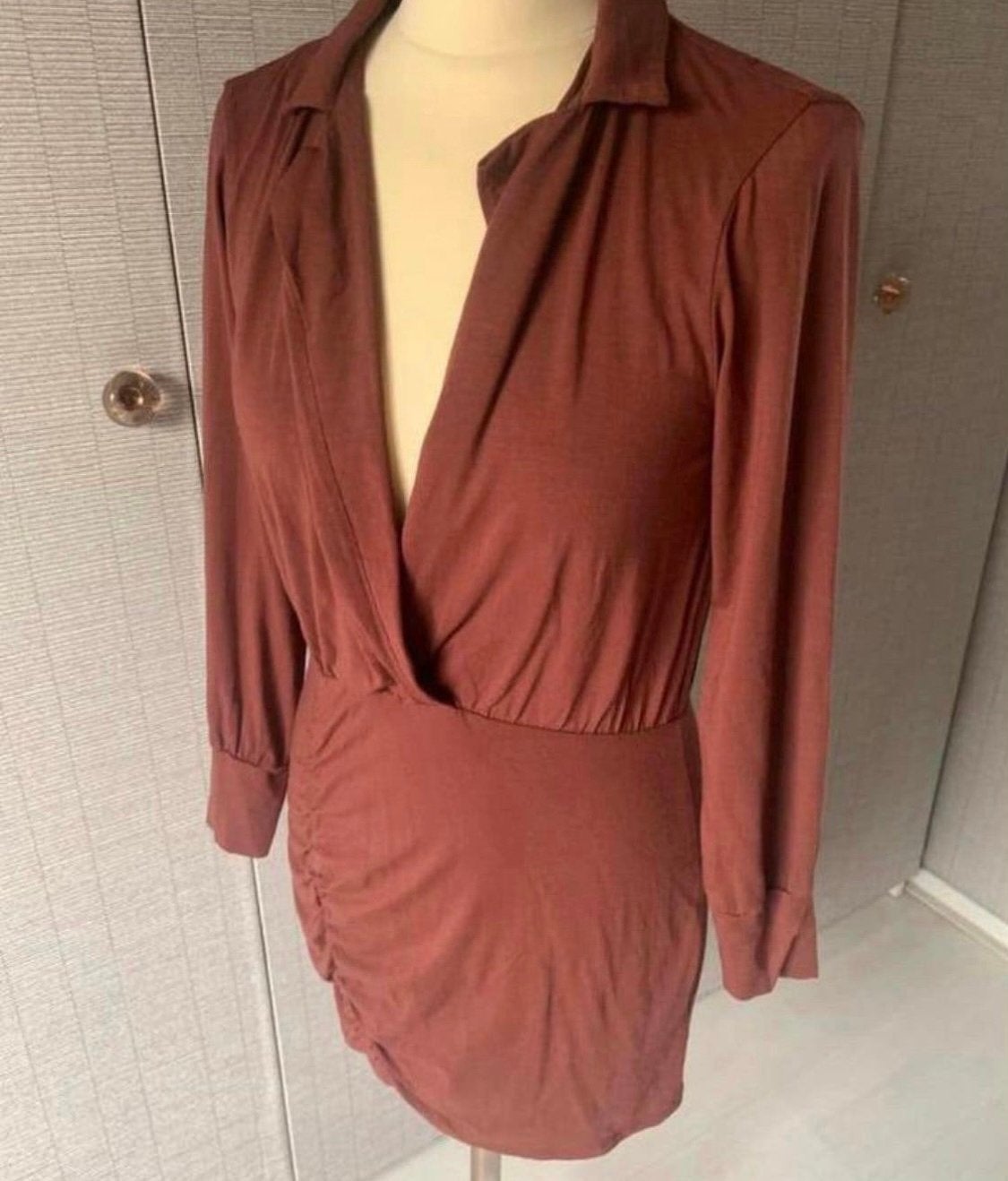 Bordeauxrode jurk van Asos maat S/M, Kleding | Dames, Ophalen of Verzenden, Zo goed als nieuw, Maat 38/40 (M), Boven de knie