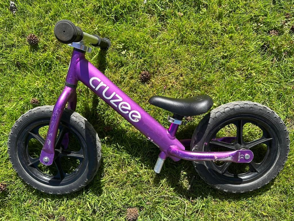 Cruzee Ultralite Loopfiets 12” Paars + GRATIS Helm, Ophalen, Gebruikt, Loopfiets