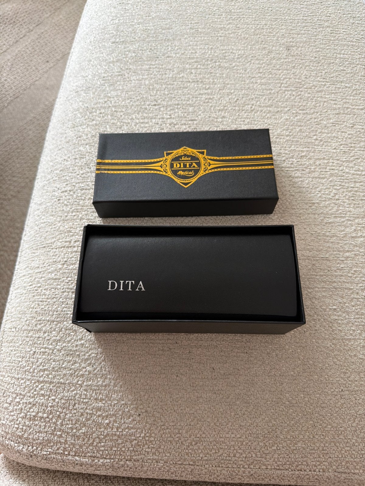 Dita Zonnebril - Zo goed als nieuw, Overige merken, Zonnebril, Zwart, Nieuw