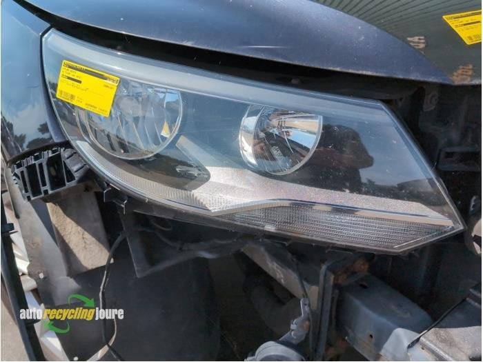 Koplamp rechts van een Volkswagen Tiguan, Gebruikt, -, Volkswagen, -