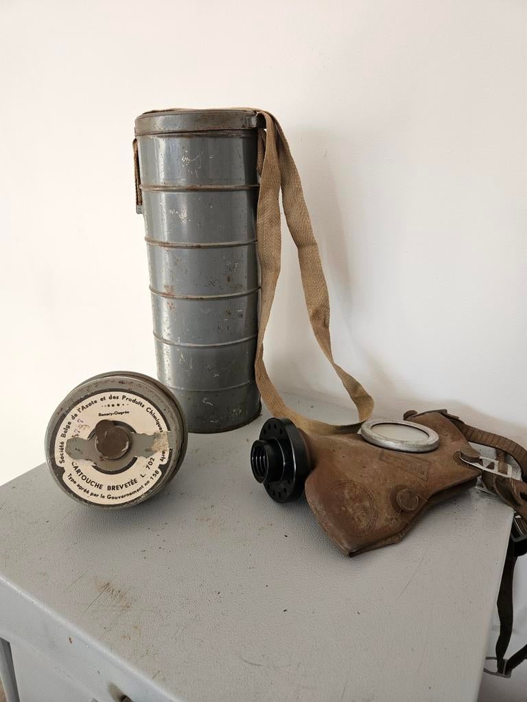 Frans WO2 Gasmasker uit 1939 met bus en filter, Verzamelen, Militaria | Tweede Wereldoorlog, Ophalen of Verzenden
