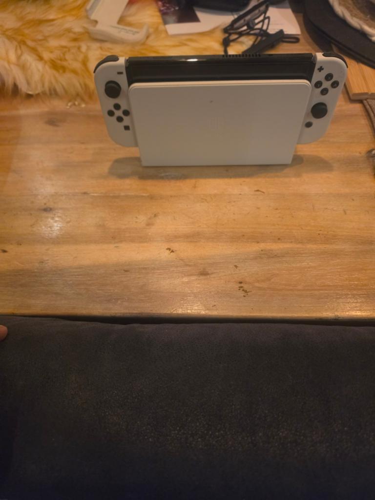 Nintendo switch oled white, Overige controllers, Ophalen of Verzenden, Zo goed als nieuw, Draadloos