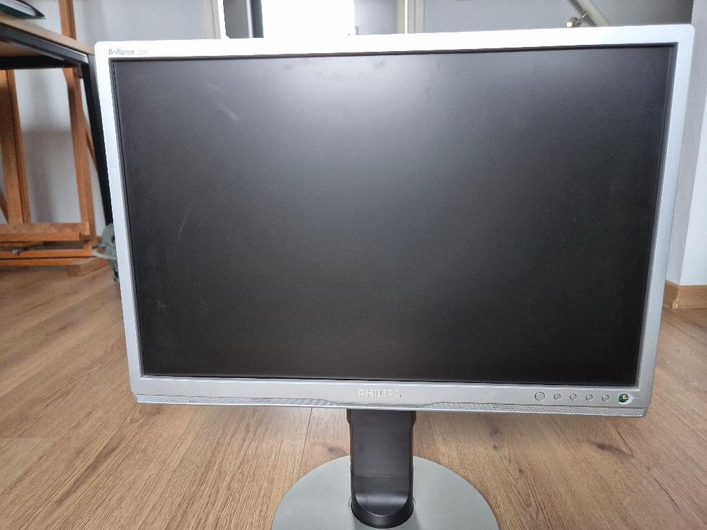 Gratis 22 inch Philips Brilliance 220B monitor, Ophalen, Gebruikt, Overige resoluties, Ingebouwde speakers