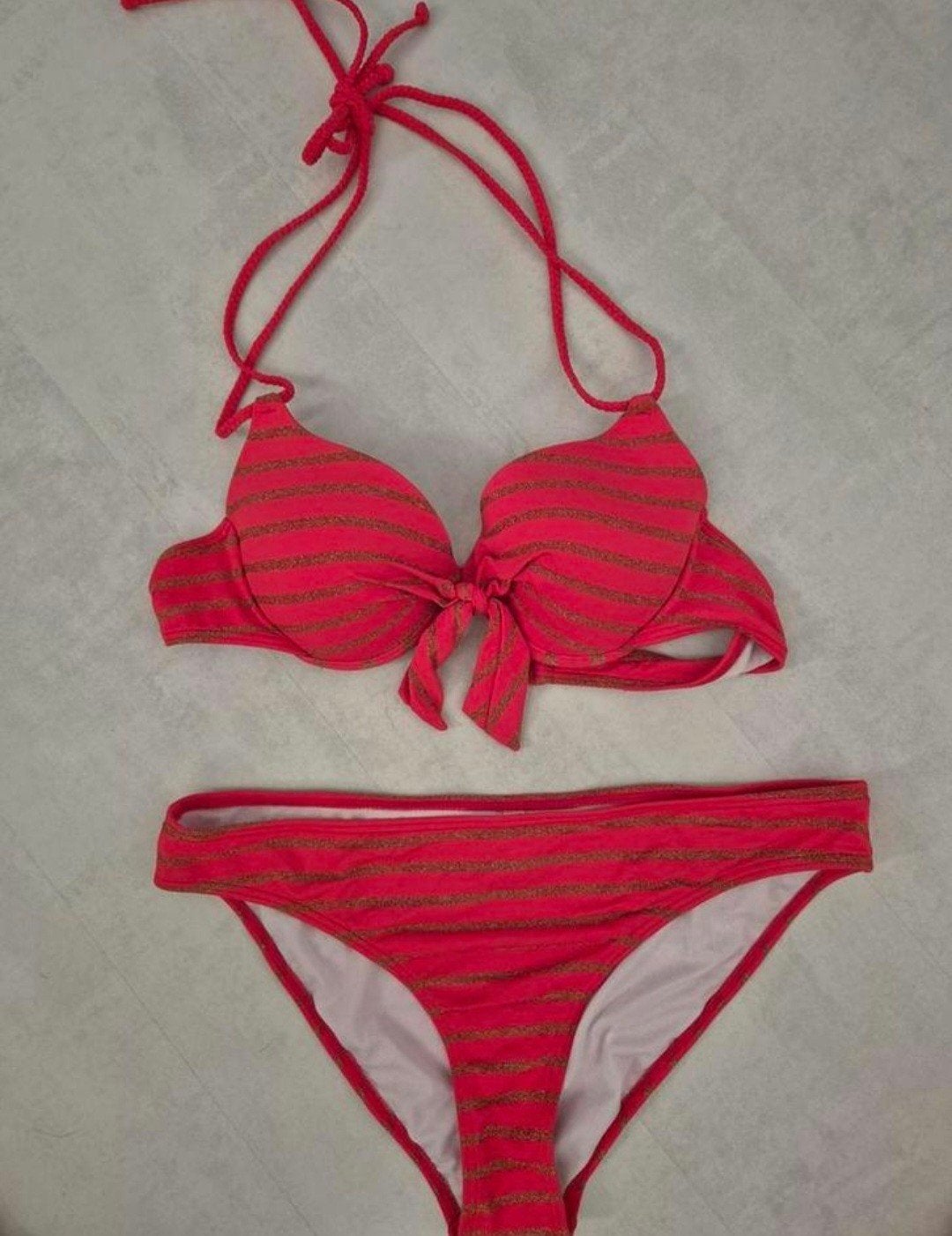 Livera rood/gouden bikini maat 40/42, Ophalen of Verzenden, Zo goed als nieuw, Bikini, Rood