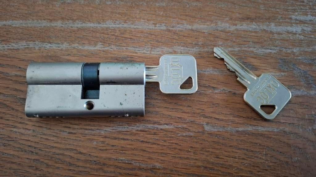 Oxloc cilinder SKG 2 met 3 sleutels, maat 30/35, Ophalen of Verzenden, Gebruikt, Overige materialen, Slot