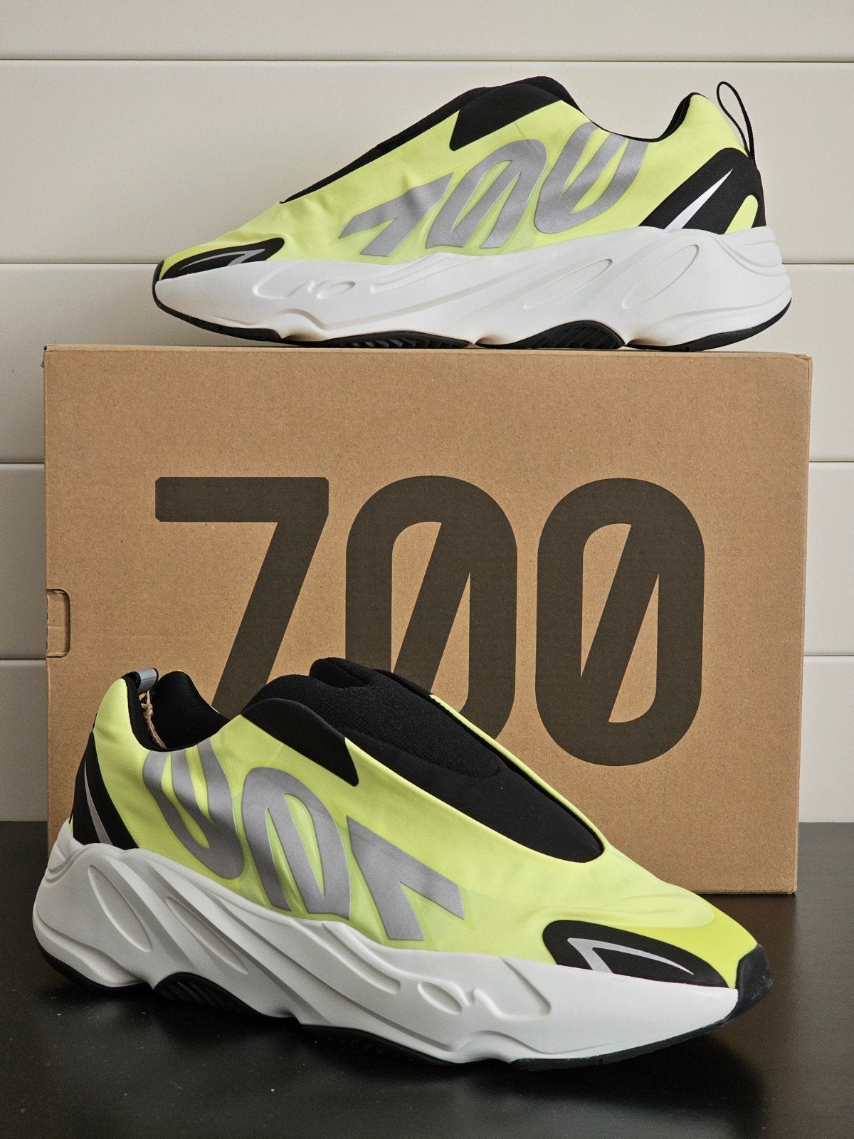 Adidas Yeezy 700 MNVN, Kleding | Heren, Schoenen, Overige kleuren, Nieuw, Ophalen of Verzenden, Sneakers of Gympen