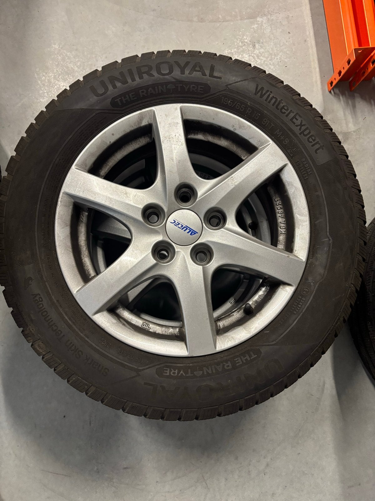 VW Golf Plus Velgen met Uniroyal Winterbanden 195/65R15, Ophalen, Gebruikt, 15 inch, Banden en Velgen