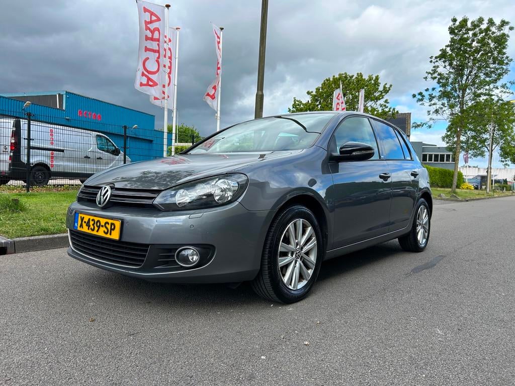 Volkswagen Golf 1.2 TSI Style BlueMotion, Voorwielaandrijving, Euro 5, 86 pk, Zwart