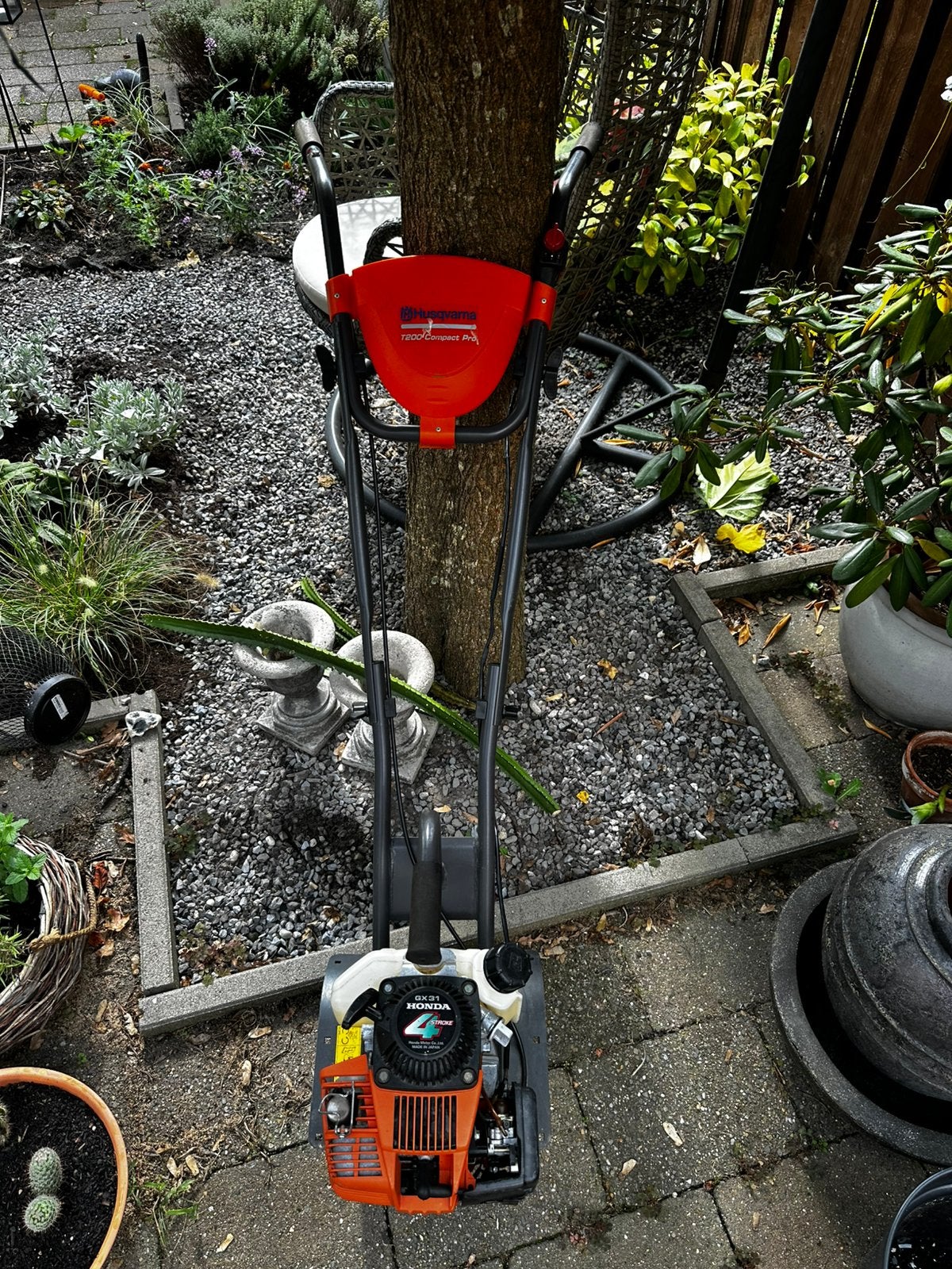 Husqvarna T200 Compact Pro grondfrees – Honda GX31 4-takt, Ophalen, Zo goed als nieuw