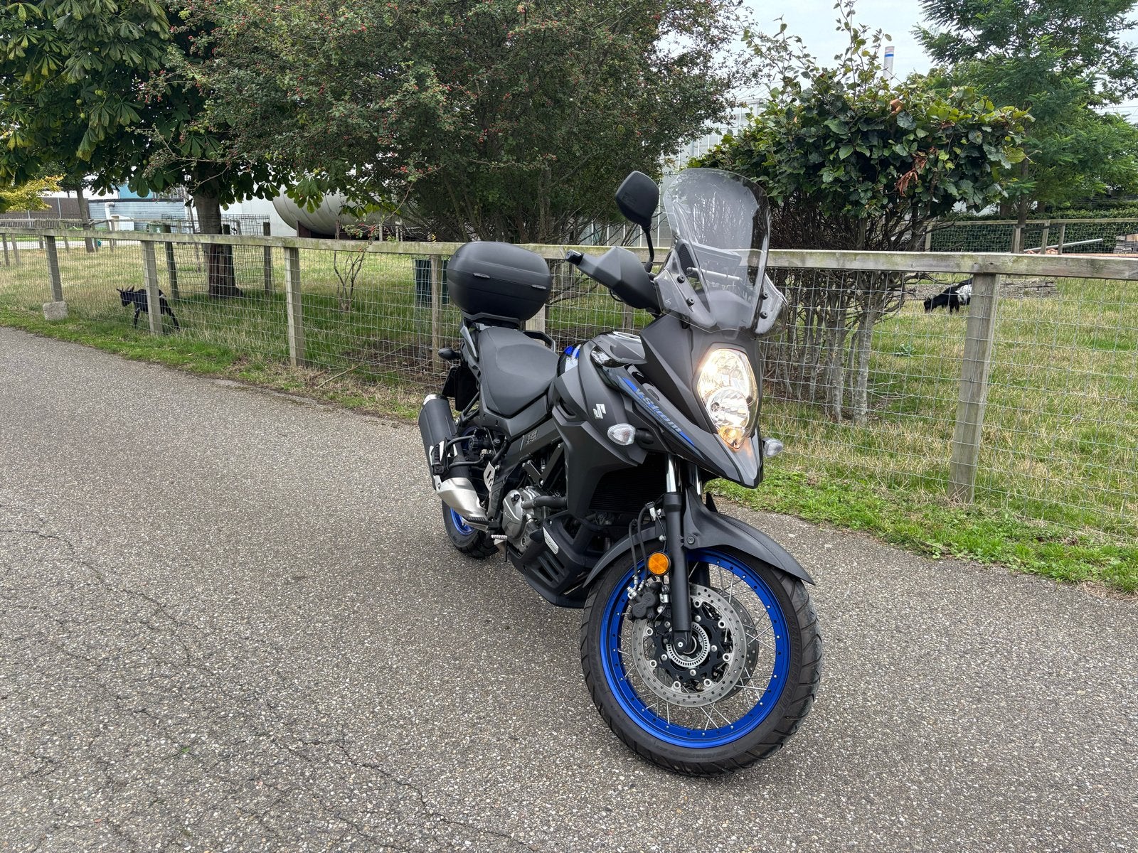Suzuki V-strom 650 XTA uit 2023, Motoren, Handvatverwarming, Gebruikt, Particulier, Toermotor