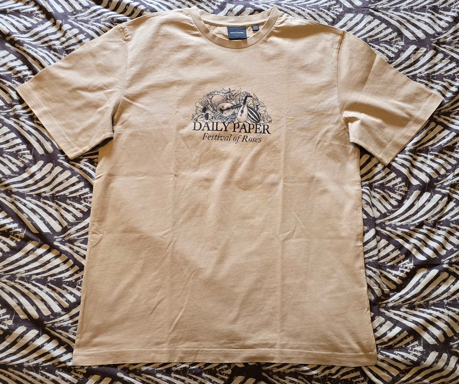 Daily Paper T-shirt L - Zo goed als nieuw, Ophalen of Verzenden, Zo goed als nieuw, Maat 52/54 (L), Daily Paper