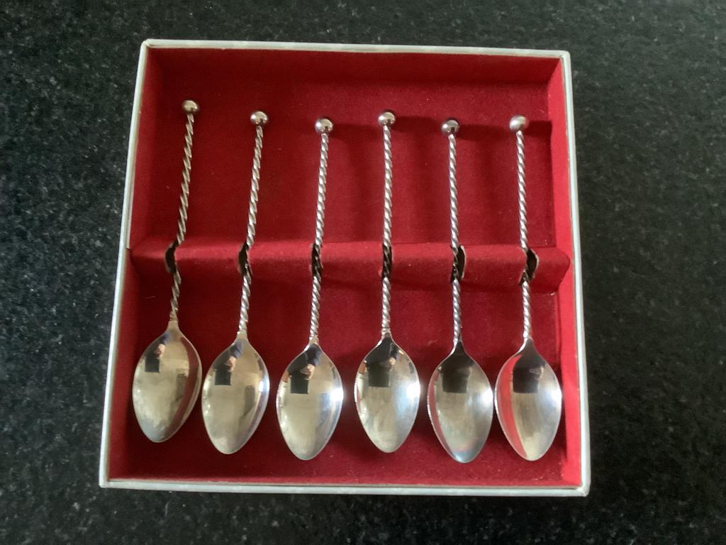 Lepeltjes 6 theelepeltjes in originele doos verzilverd oud, Antiek en Kunst, Curiosa en Brocante, Ophalen of Verzenden
