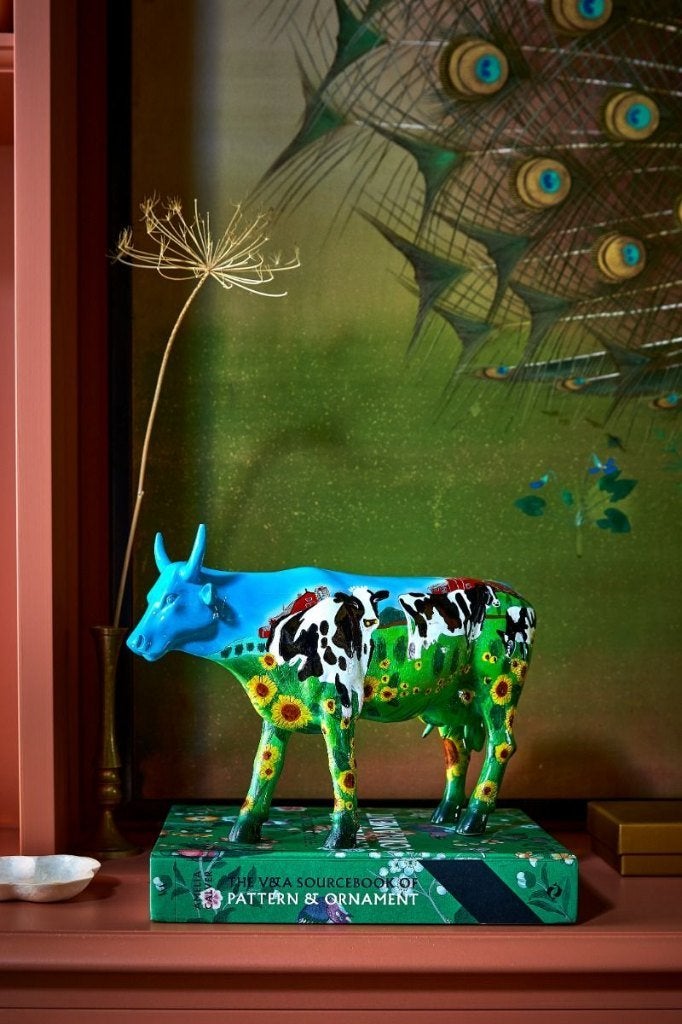 Nieuw Cow Parade koe Cow Barn large gratis verzending., Antiek en Kunst, Kunst | Designobjecten, Ophalen of Verzenden, Beeld, Steen/keramiek