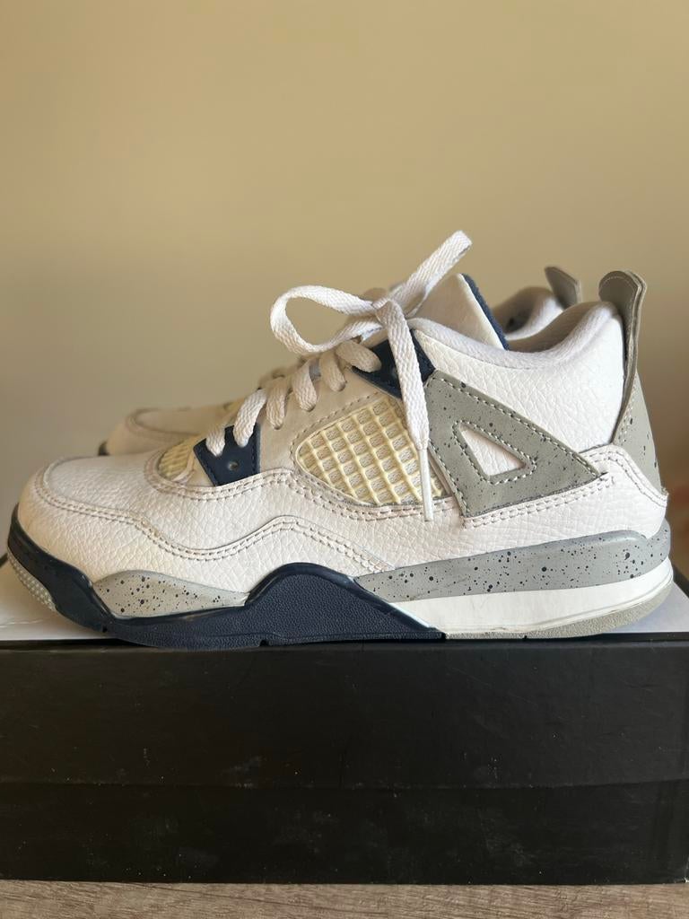 Nike Air Jordan 4 maat 32 wit/grijs, Kinderen en Baby's, Kinderkleding | Schoenen en Sokken, Ophalen of Verzenden, Zo goed als nieuw
