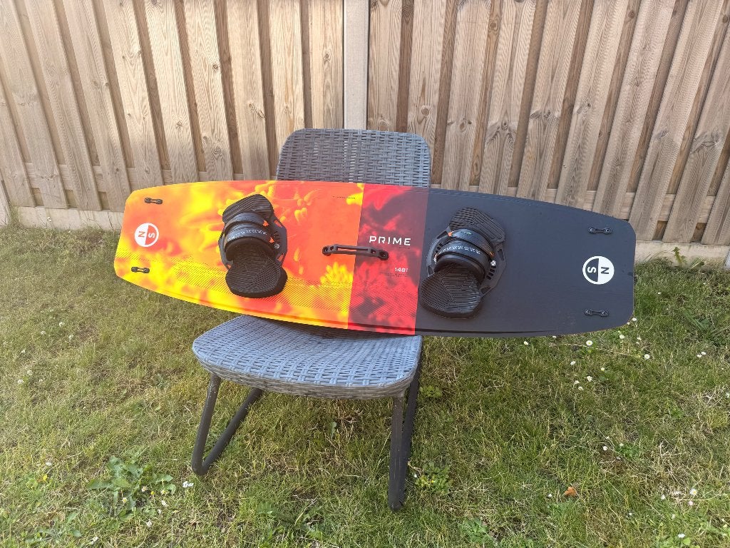 North prime 148x44 twintip incl bindingen, Watersport en Boten, Kitesurfen, Ophalen, Gebruikt, Twintip, Kiteboard