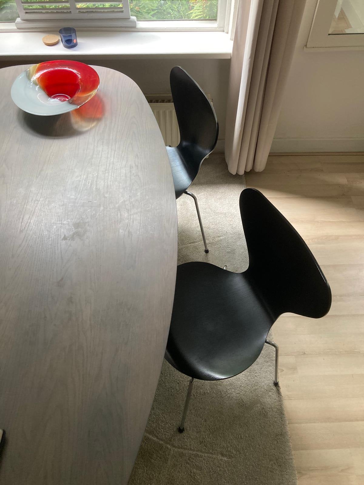 Twee vlinderstoelen Fritz Hansen, Huis en Inrichting, Stoelen, Ophalen, Twee, Zwart, Zo goed als nieuw