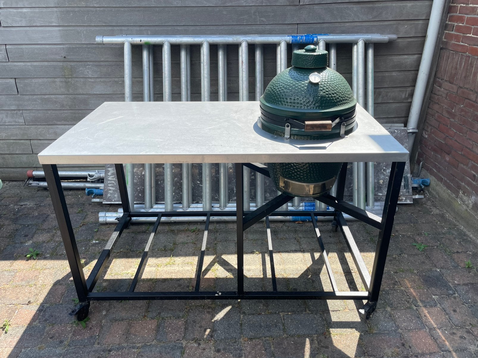 Big green egg medium, Ophalen, Zo goed als nieuw, Houtskool, Inbouw
