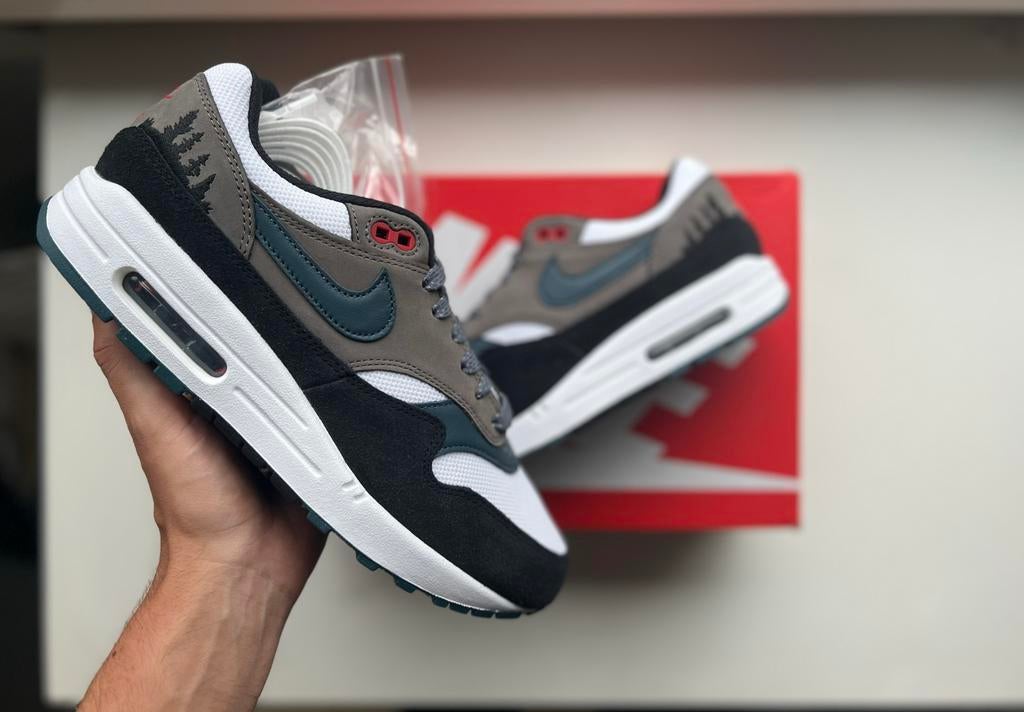 Nike air max 1 "Treeline" maat 41, Zwart, Nieuw, Ophalen of Verzenden, Sneakers of Gympen