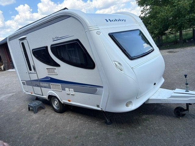 Mooie Hobby 400SF La Vita (inclusief voortent en mover), Hobby, 750 - 1000 kg, Particulier, 5 tot 6 meter