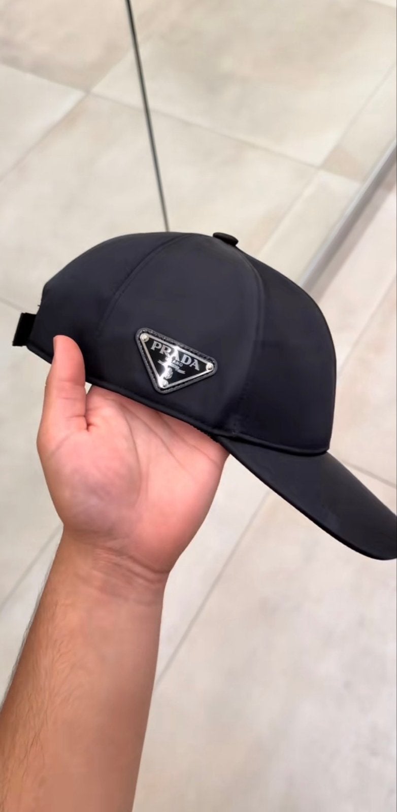 Prada Pet Zwart met Logo, Kleding | Dames, Hoeden en Petten, Ophalen of Verzenden, Nieuw, One size fits all, Pet