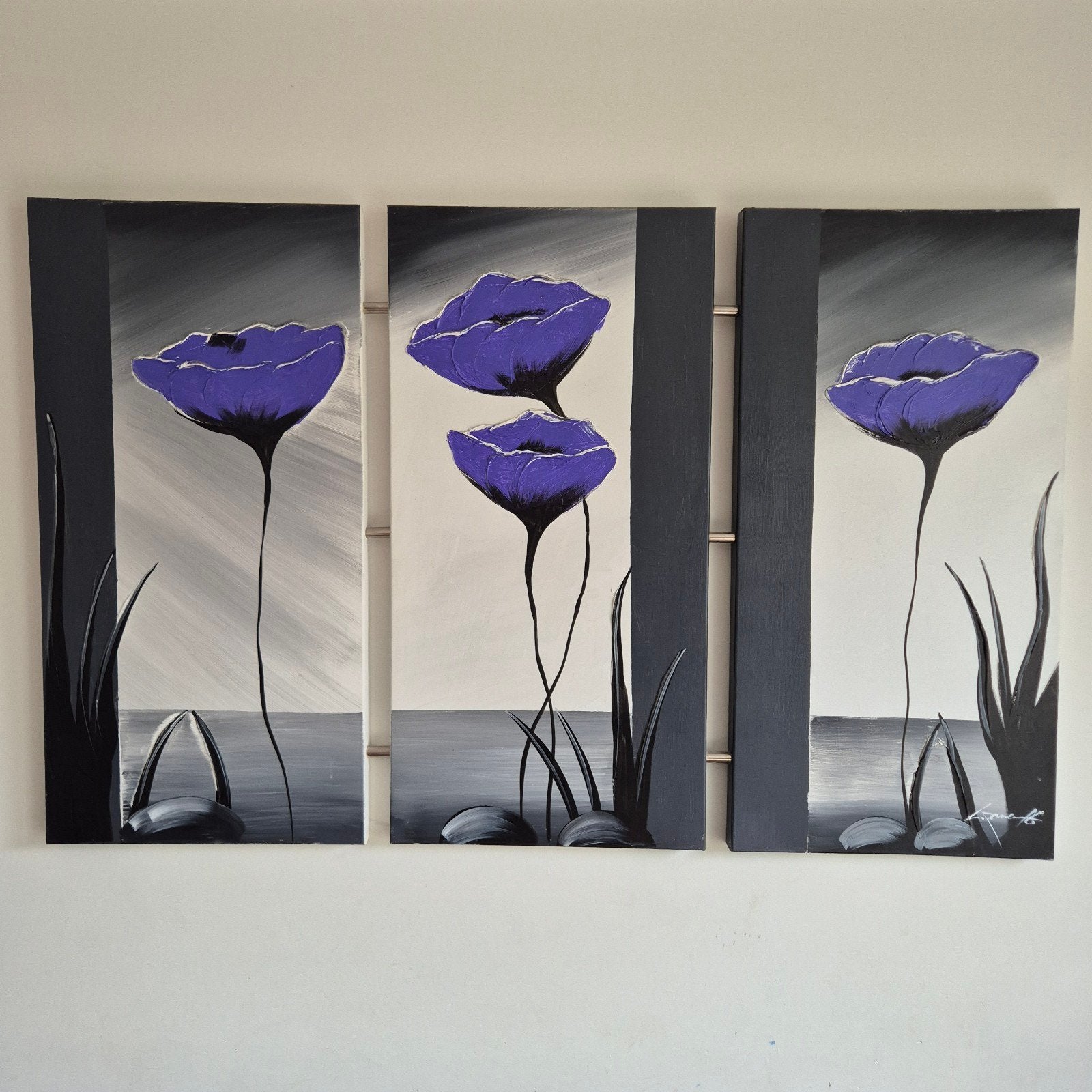 Modern drieluik met paarse bloemen, Ophalen