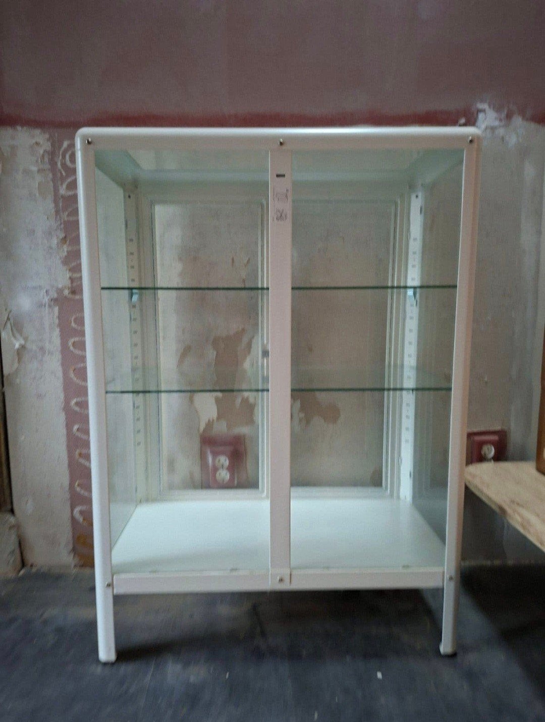 Ikea metalen vitrinekast met glazen planken, Ophalen, 100 tot 150 cm, Vintage, Industrieel, 50 tot 100 cm