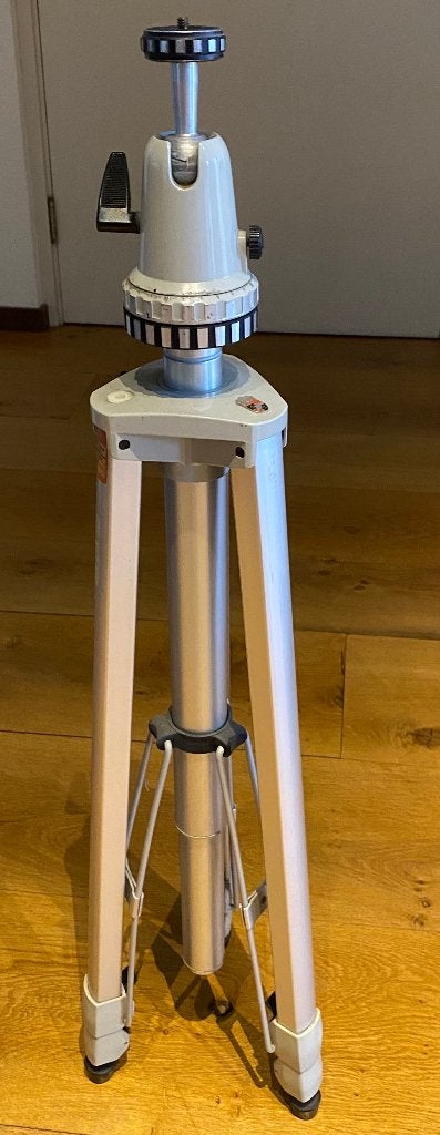 Linhof professioneel statief met panorama kop, Ophalen, Driepoot, 150 tot 175 cm, Met waterpas