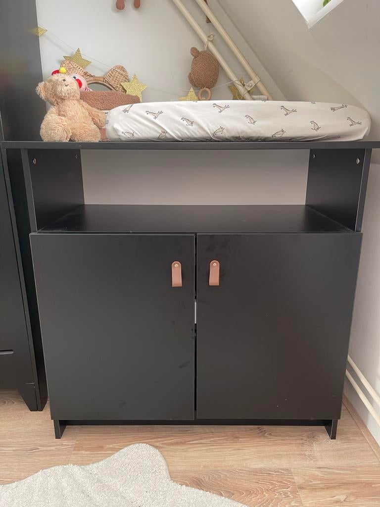Zwarte Commode met Opbergruimte, Kinderen en Baby's, Kinderkamer | Commodes en Kasten, Ophalen, Gebruikt, 50 tot 70 cm, 75 tot 100 cm