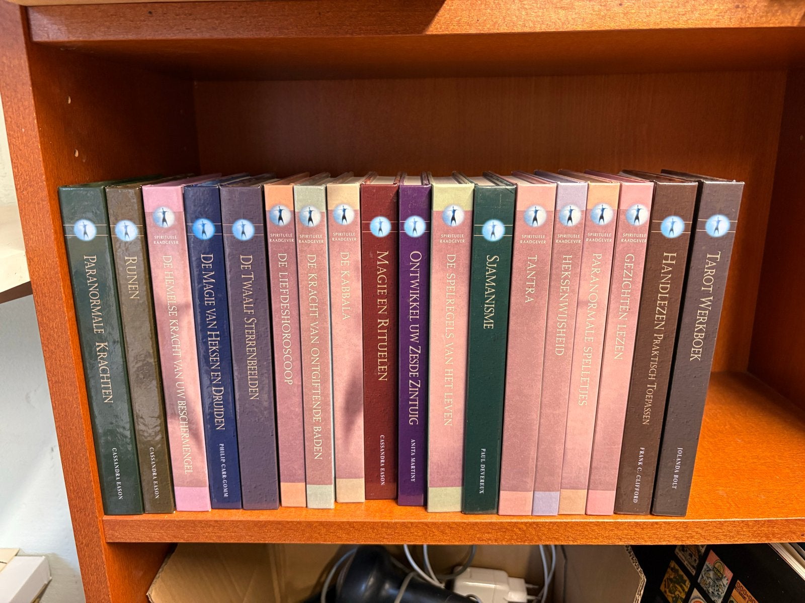 Boekenreeks Spirituele Raadgever - Diverse Titels, Boeken, Ophalen of Verzenden, Zo goed als nieuw, Spiritualiteit algemeen, Achtergrond en Informatie