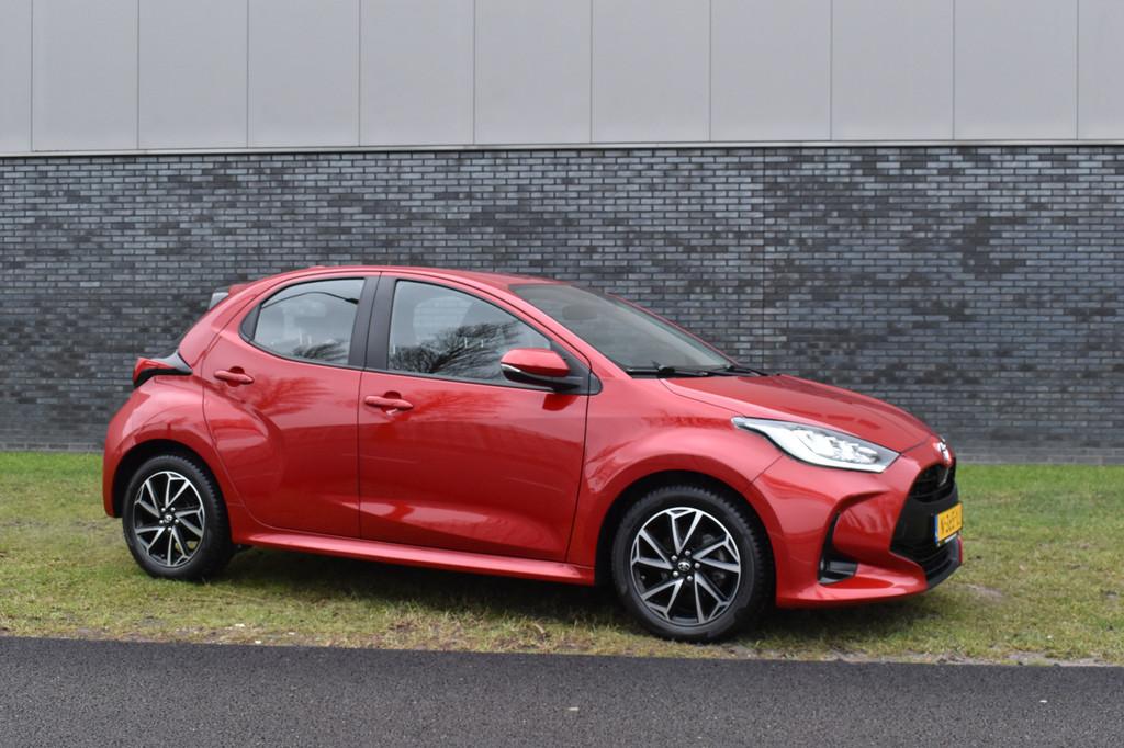 Toyota Yaris 1.5 VVT-i Dynamic 1e eigenaar Navigatie Parkeer, Voorwielaandrijving, 12 maanden, Stof, Euro 6