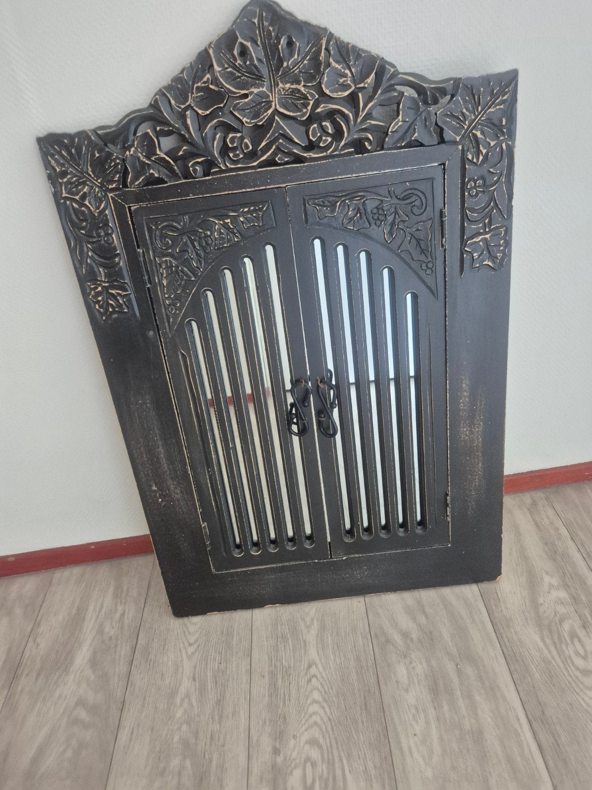Decoratieve spiegel met luiken - Houtsnijwerk, Ophalen of Verzenden