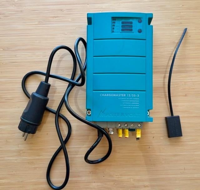 Acculader Mastervolt Chargemaster 12/25+3, Ophalen, Gebruikt, Motor en Techniek