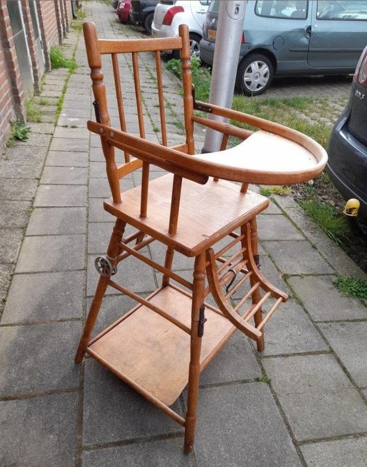 Antieke kinder stoel, Ophalen