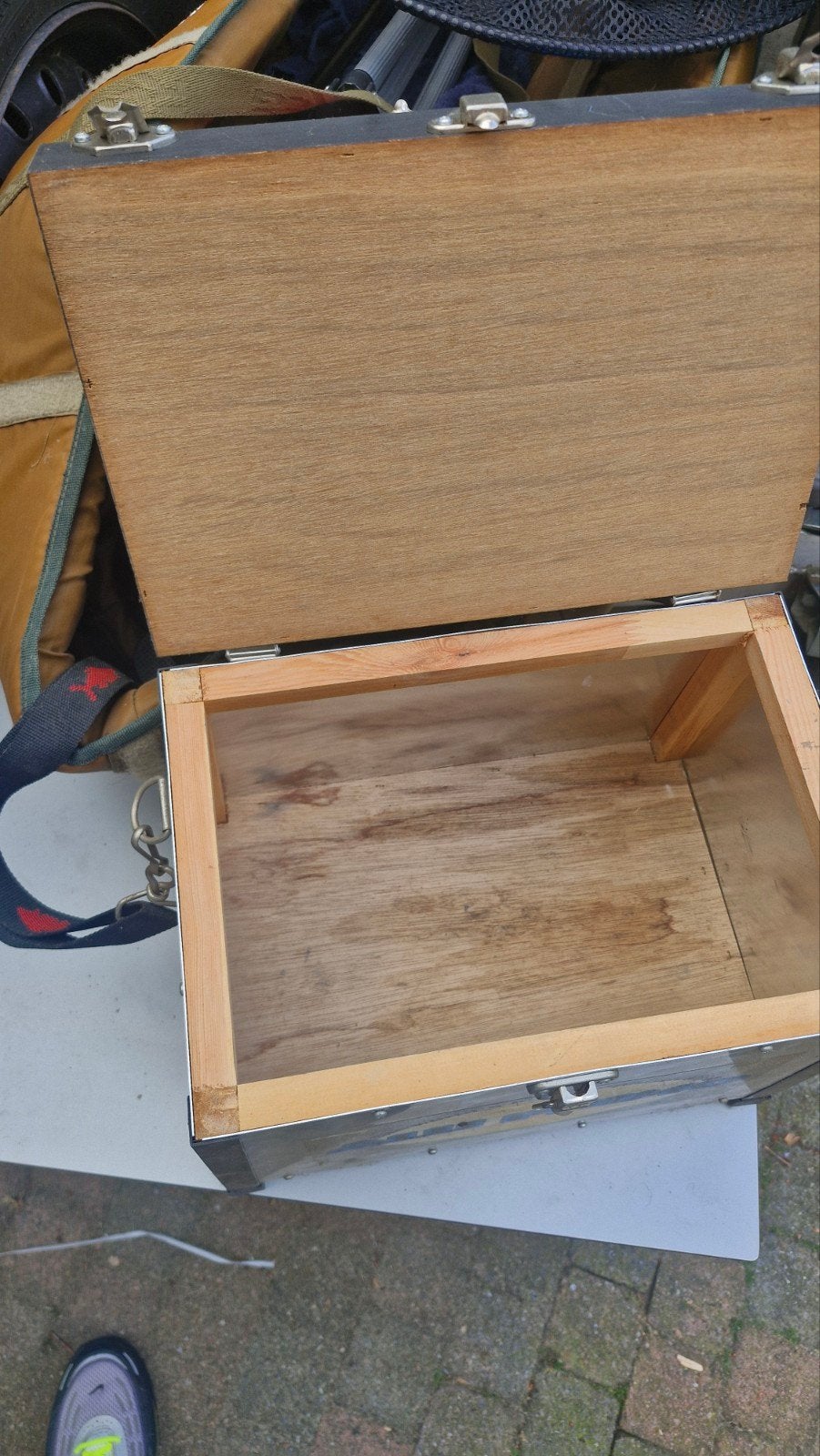 Viskoffer met 3 vakken en werphengel, Ophalen, Gebruikt