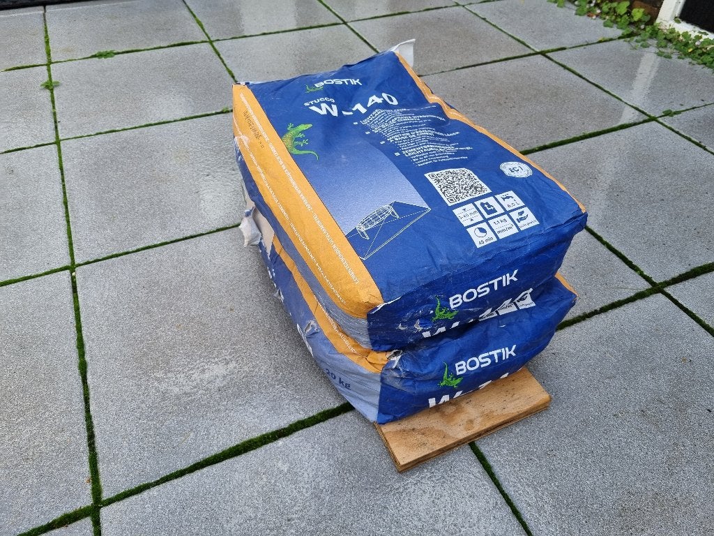 2 pakken uitvlakmortel Bostik W-140, Ophalen, Nieuw