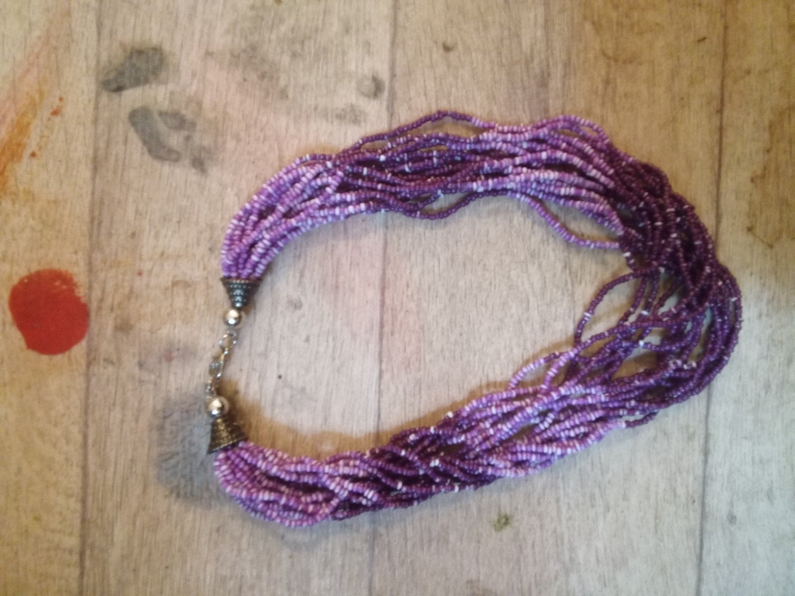 mooie paarse ketting met sluiting eraan donkerpaars en licht, Sieraden, Tassen en Uiterlijk, Kettingen, Ophalen of Verzenden, Zo goed als nieuw