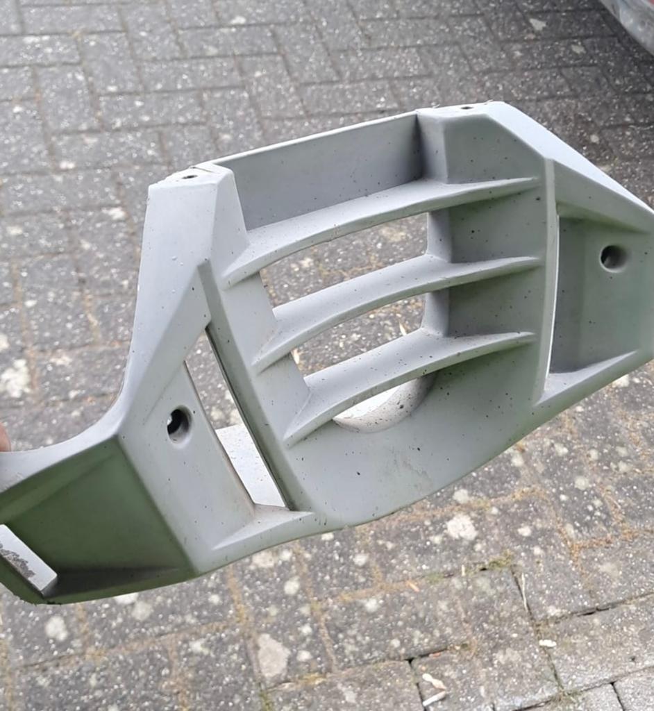 GEZOCHT licht grijs onderspoiler kymco dj y50, Ophalen of Verzenden, Kymco