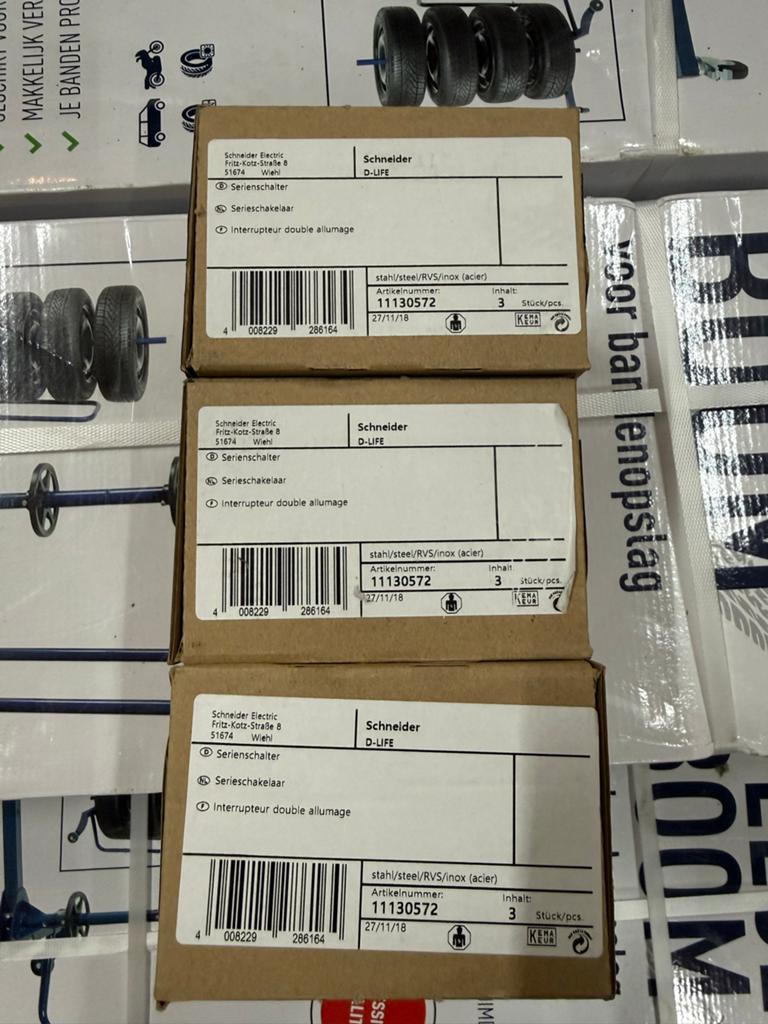 Grote partij schakelmateriaal, Doe-het-zelf en Verbouw, Ophalen, Nieuw, Schakelaar