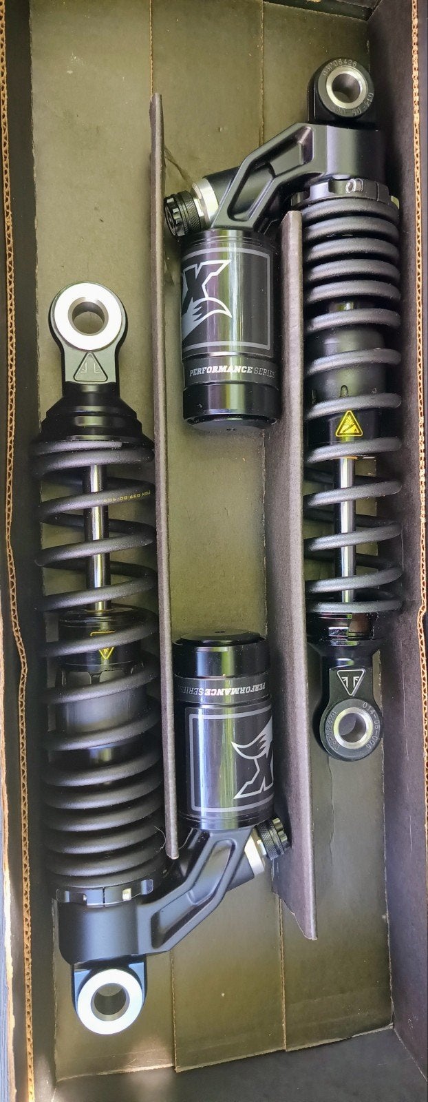 Triumph FOX schokbrekers.Onderdeelnummer A9640208, Ophalen, Zo goed als nieuw
